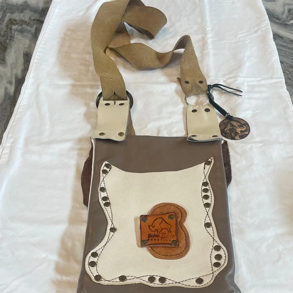 White buffalo creations leather crossbody bag